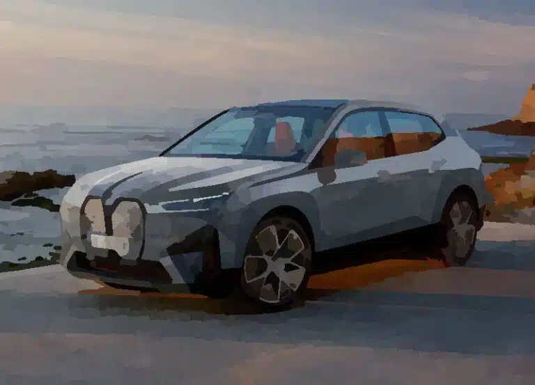 BMW iX il nuovo SUV elettrico di lusso con tecnologia all'avanguardia