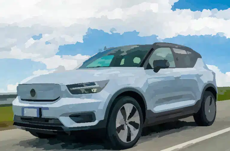 Volvo XC40 Recharge SUV elettrico caratteristiche prezzo