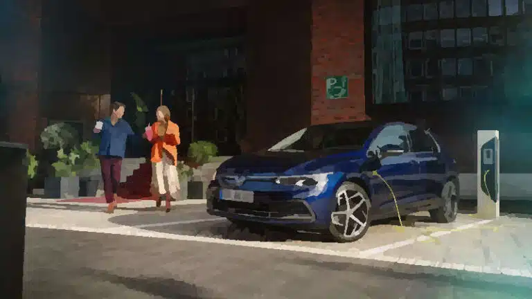 Volkswagen Nuova Golf 8 eHybrid