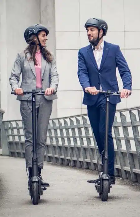 Ninebot-KickScooter-MAX-G30-Segway-Al lavoro in coppia