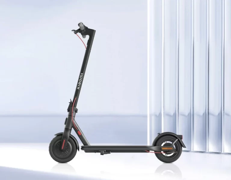 Monopattino elettrico Xiaomi Mi Electric Scooter 4 lite