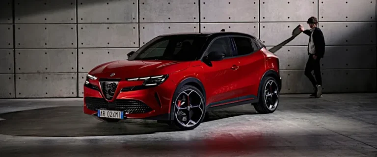 Alfa Romeo Junior elettrica SUV crossover elettrico Milano