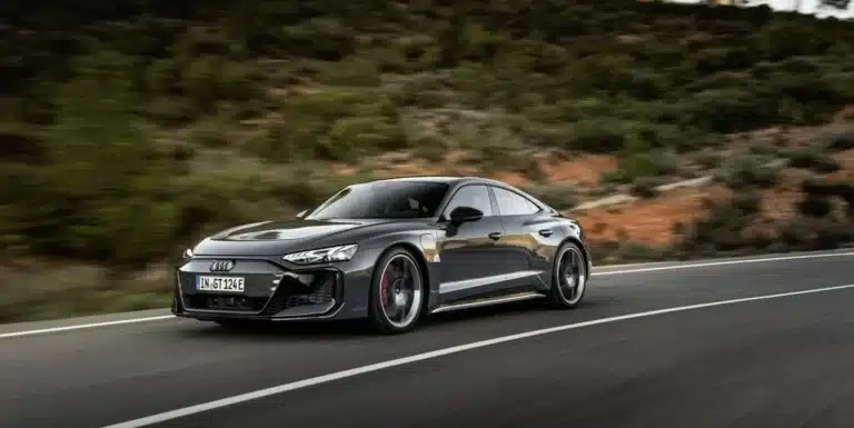 Audi RS e-tron GT performance la berlina Gran Turismo elettrica più potente di sempre