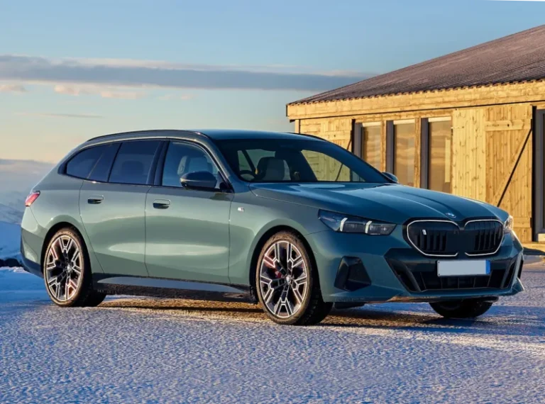 BMW i5 touring 100% elettrica familiare