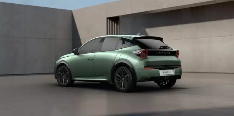 Nuova Lancia Ypsilon elettrica a zero emissioni