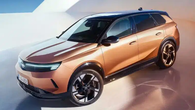 Opel Grandland nuovo SUV 100% elettrico