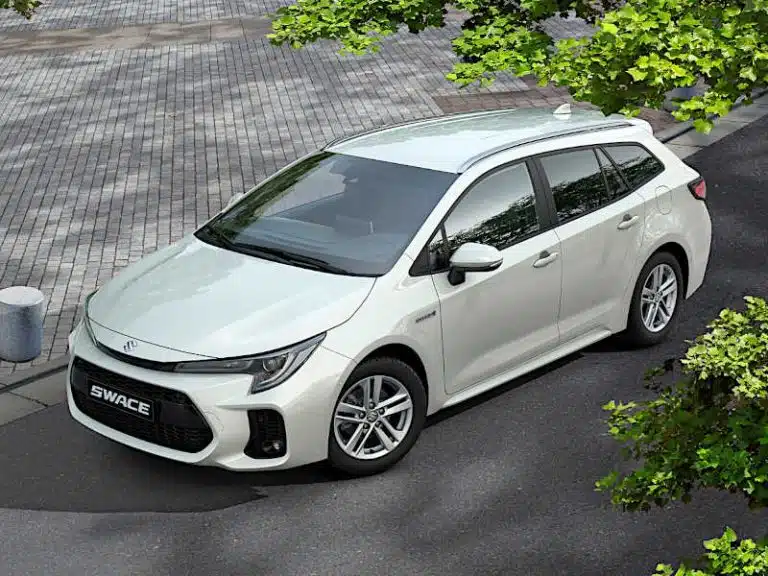 Nuova Suzuki Swace Hybrid, la station wagon familare ibrida