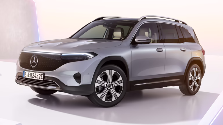 Crossover elettrico Mercedes-Benz EQB l'auto elettrica familiare
