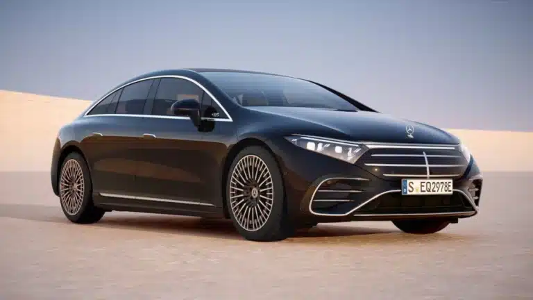 Mercedes-Benz EQS berlina elettrica recensione caratteristiche ammiraglia di lusso