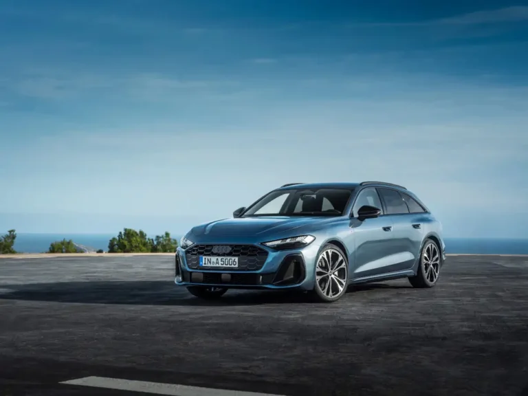 Audi A5 Avant e-hybrid station wagon ibrida 2026