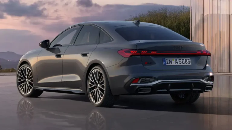 Audi A5 e-hybrid berlina ibrida 2026
