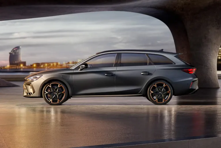 Cupra Leon Sportstourer 2026 wagon ibrida